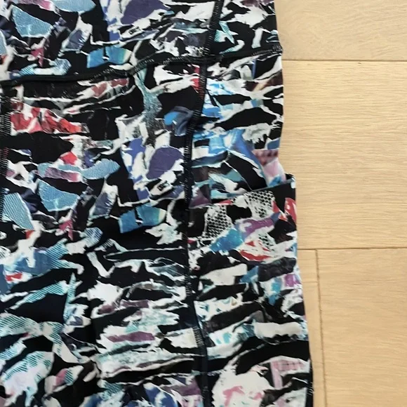 Lululemon Capri Running Pants - Picture 2 of 7